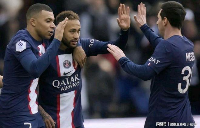 格林正负值-10勇士赢球！库里31+7+7，梅尔顿13中8轰22分打脸质疑！