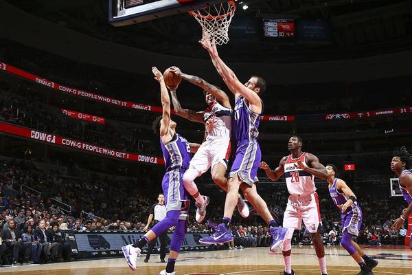 郭昊文双手炸筐领衔12月28日CBA五佳球