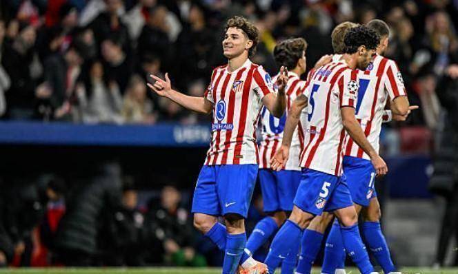 库里31分字母哥空砍34+10 勇士主场力克雄鹿