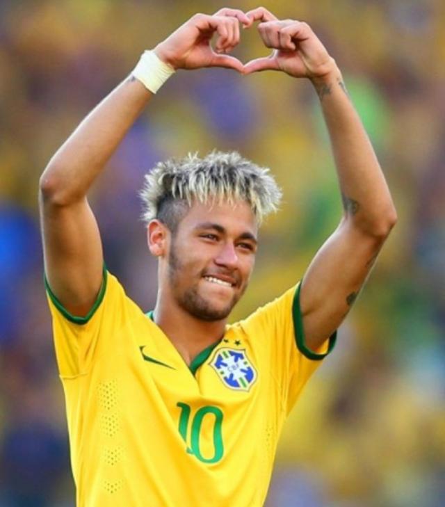 布克21+11詹姆斯23+6 太阳主场大胜湖人