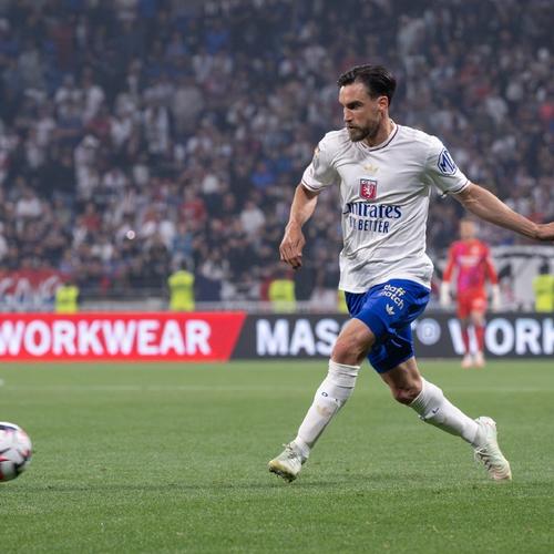 克罗心十字架！鹈鹕新秀费尔斯上脚DIY克罗心主题球鞋